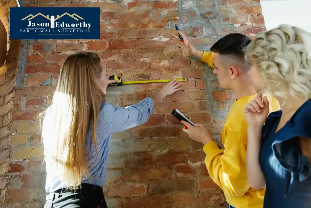 What are the responsibilities of a party wall surveyor Petersfield?